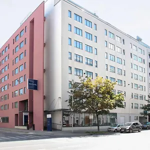 4* מלון Novotel Donau
